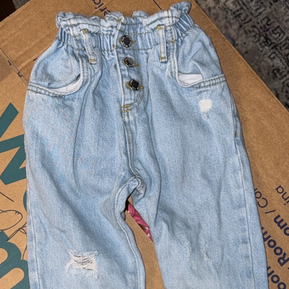 Zara 2-3 yr old highwaisted jeans